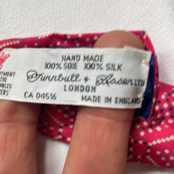 Turnbull & Asser hand made in England Pink geometric pattern Silk tie - Picture 7 of 10